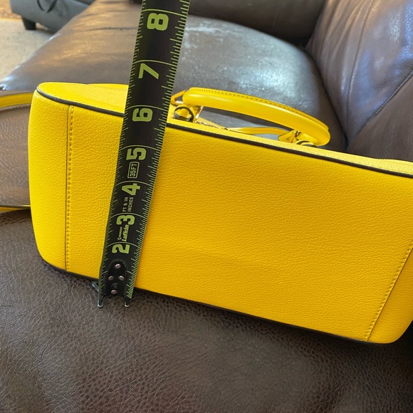 Michael Kors Charlotte Bright Yellow bag - Picture 4 of 5